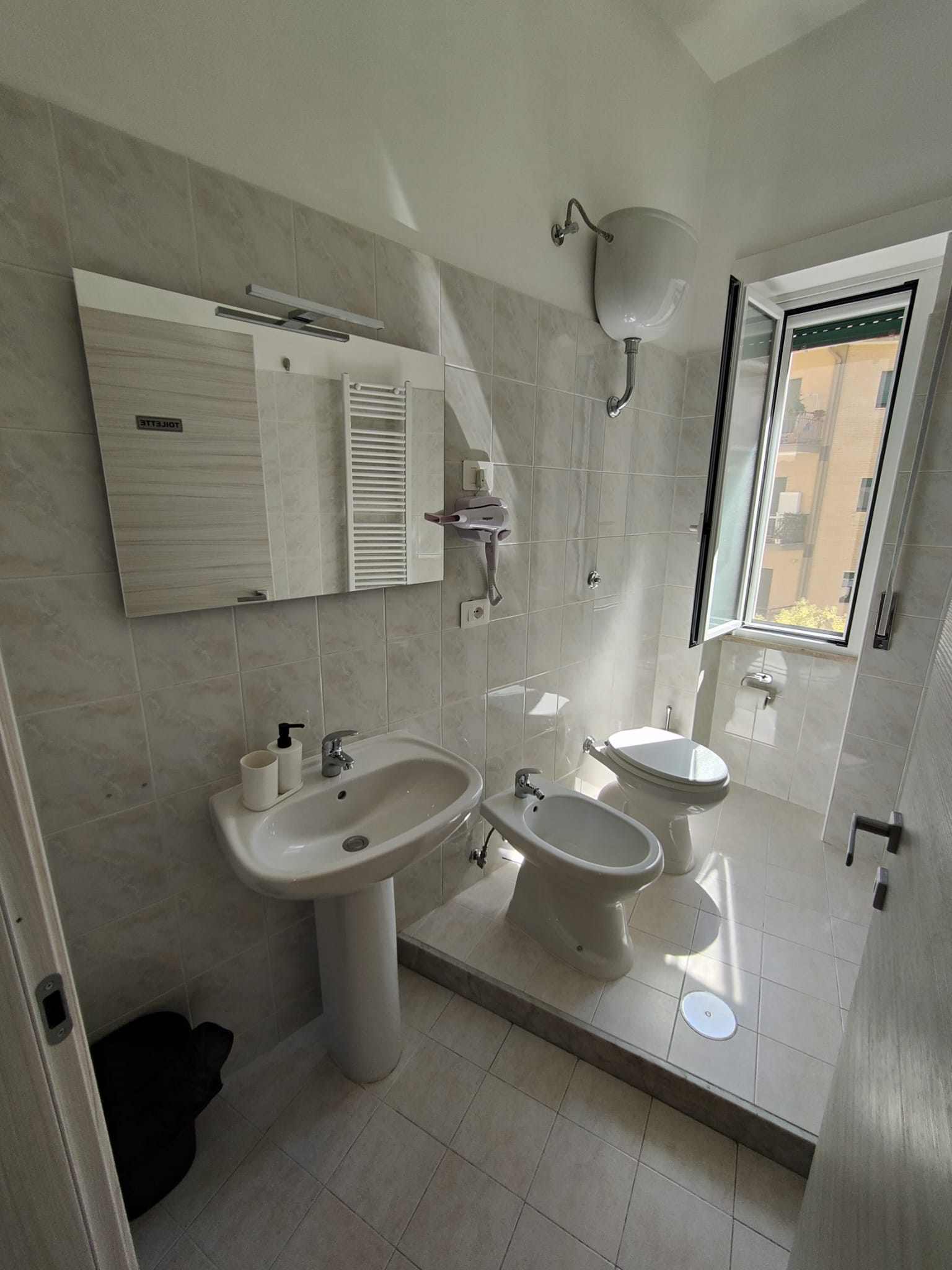 Bagno privato specchio